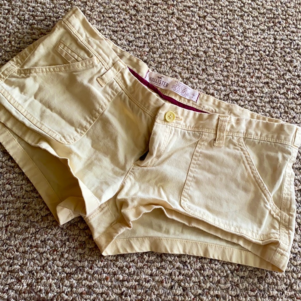 💛 HOLLISTER Shorts 💛  (flawed)